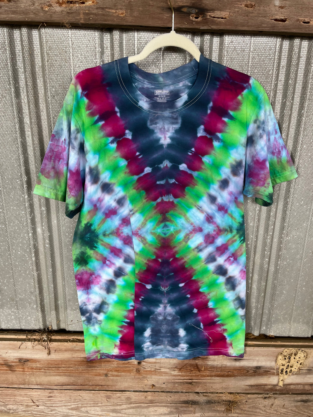 Medium tee